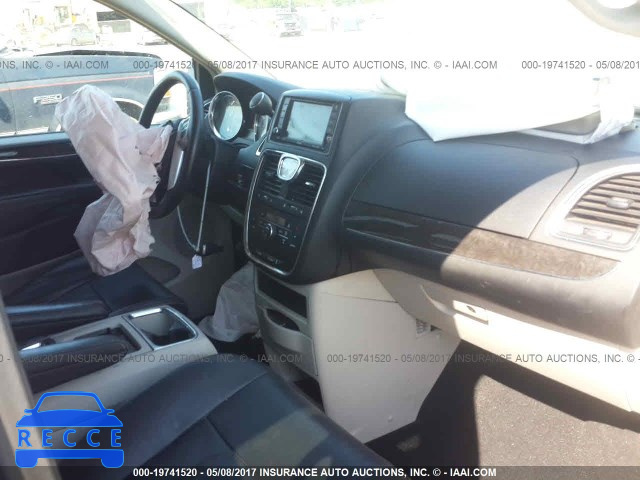 2013 Chrysler Town and Country 2C4RC1BG5DR674235 Bild 4