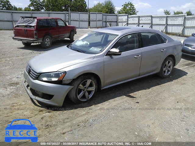 2013 Volkswagen Passat SE 1VWBP7A38DC106025 зображення 1