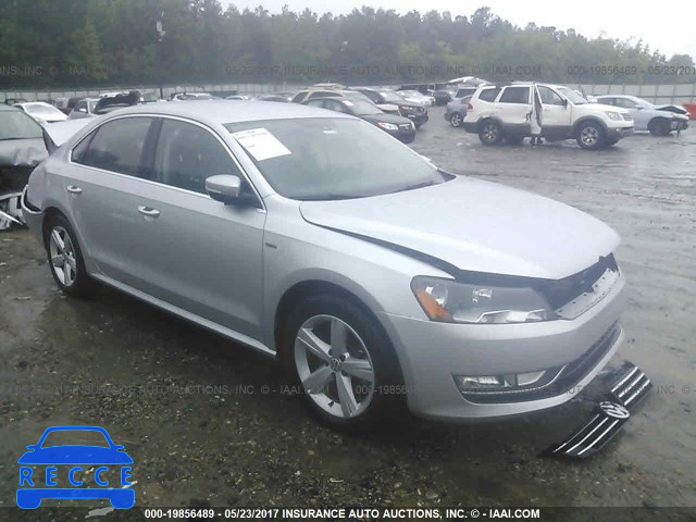 2015 Volkswagen Passat 1VWAT7A33FC104984 image 0