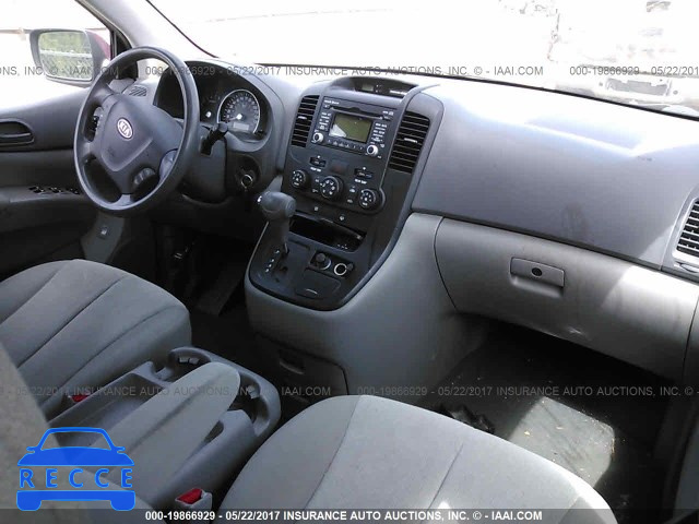 2011 KIA Sedona LX KNDMG4C78B6378595 image 4