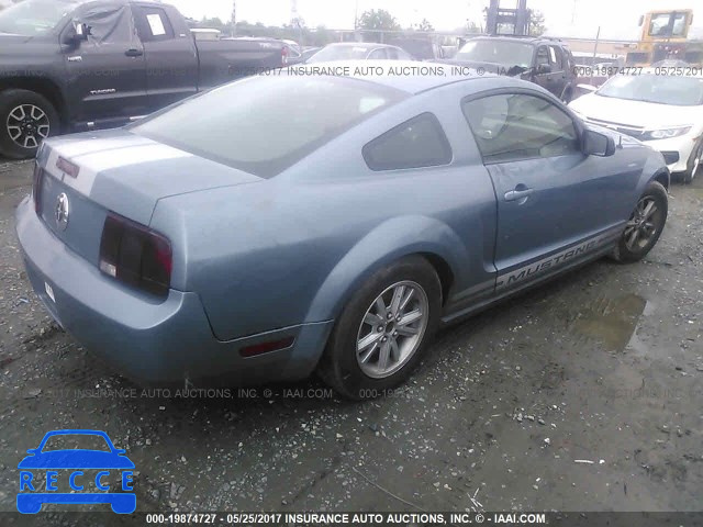 2007 Ford Mustang 1ZVFT80N075283926 image 3