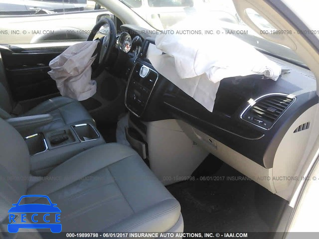 2011 Chrysler Town and Country 2A4RR8DG5BR744943 image 4