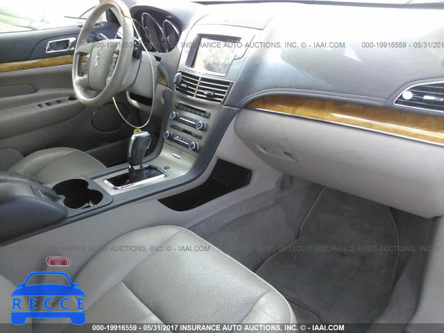 2012 Lincoln MKT 2LMHJ5AT4CBL54905 image 4