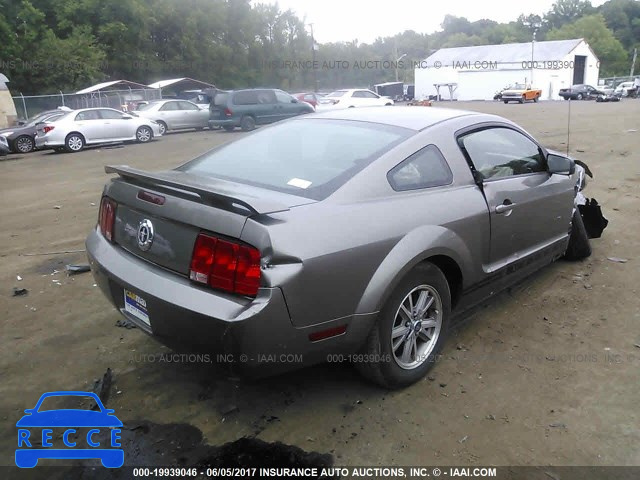 2005 Ford Mustang 1ZVFT80N355253896 image 3