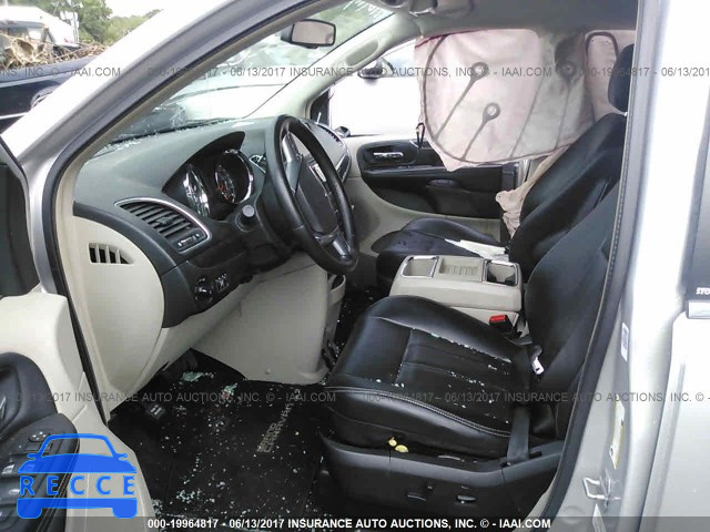 2012 Chrysler Town and Country 2C4RC1BG0CR275912 image 4