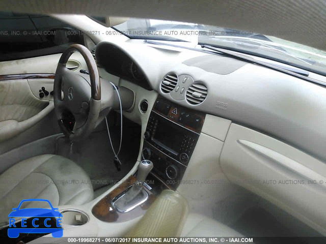 2008 Mercedes-benz CLK WDBTJ72H38F236526 image 4