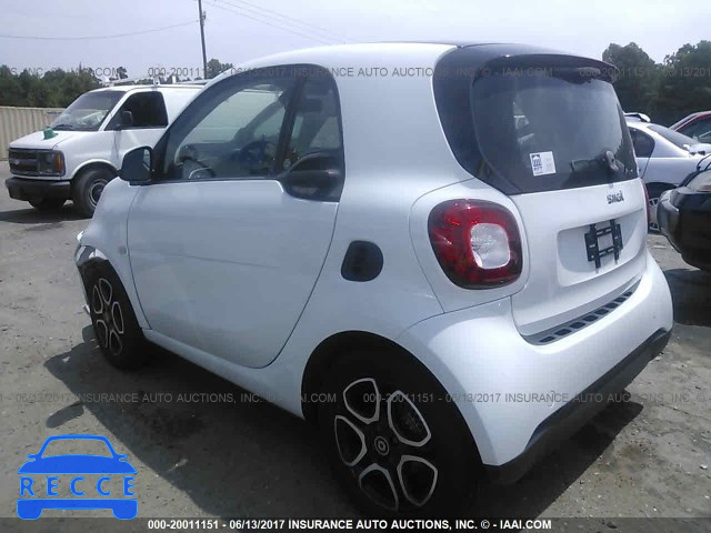 2016 Smart Fortwo WMEFJ5DA4GK049449 Bild 2