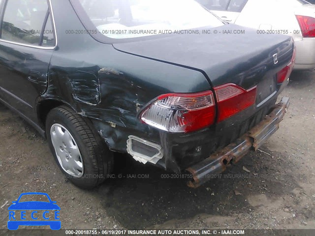 1998 Honda Accord 1HGCG5646WA074348 зображення 5