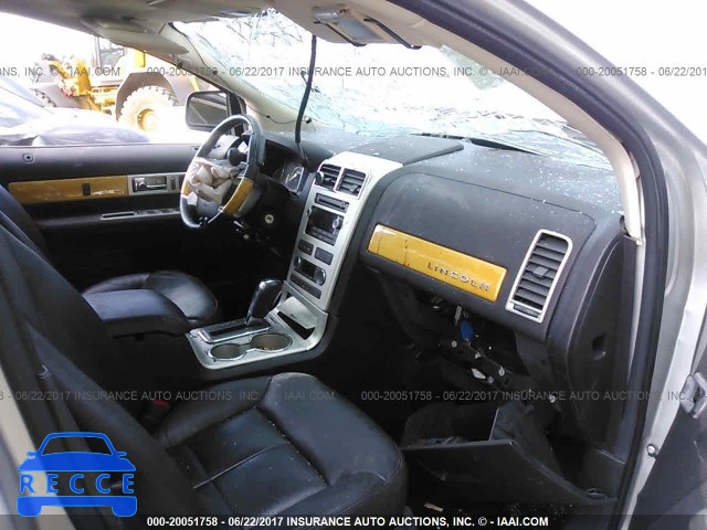 2009 Lincoln MKX 2LMDU68C39BJ11712 image 4
