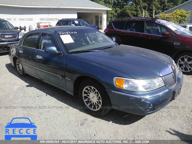 2001 Lincoln Town Car SIGNATURE 1LNHM82W61Y672084 зображення 0