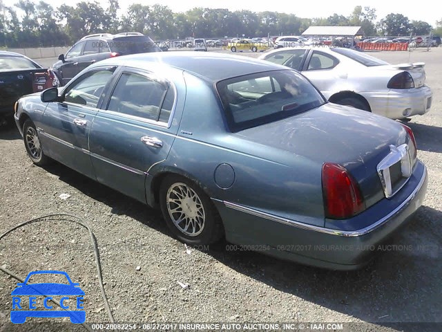 2001 Lincoln Town Car SIGNATURE 1LNHM82W61Y672084 image 2