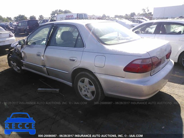 1998 HONDA ACCORD 1HGCG165XWA067579 image 2