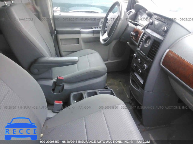 2008 Chrysler Town and Country 2A8HR54P58R134963 image 4