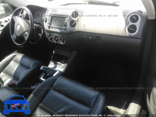 2010 Volkswagen Tiguan WVGBV7AX8AW000059 image 4