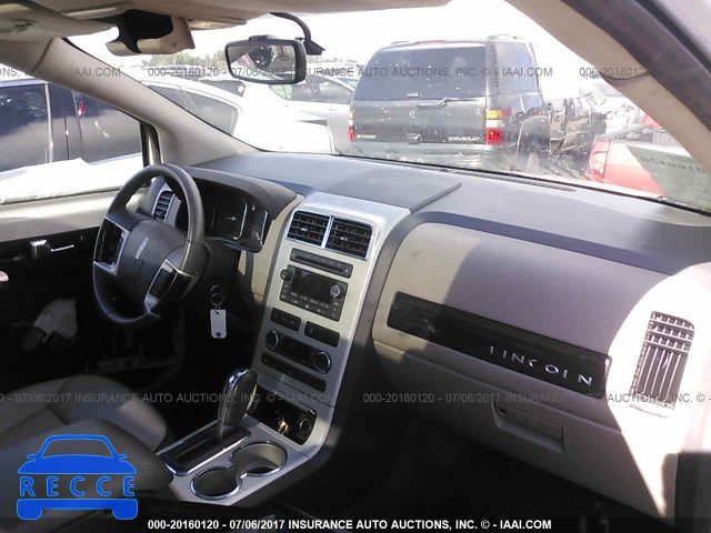 2009 Lincoln MKX 2LMDU68C89BJ03279 image 4