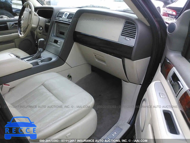 2004 Lincoln Navigator 5LMFU28R44LJ05327 image 4