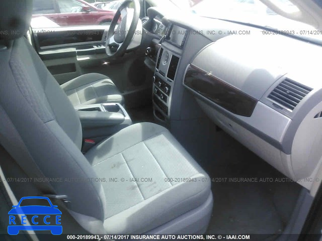 2010 Chrysler Town & Country TOURING 2A4RR5D18AR442474 image 4