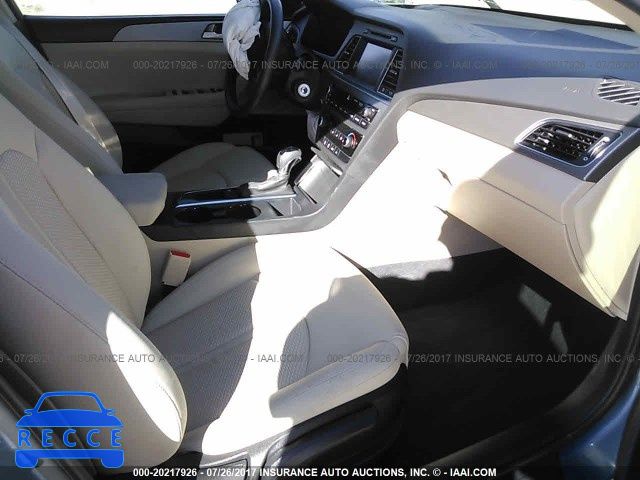 2017 HYUNDAI SONATA 5NPE24AF1HH523861 image 4