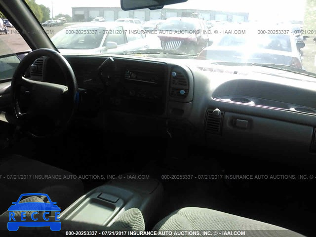 1996 Chevrolet Suburban 1GNFK16R5TJ344493 Bild 4