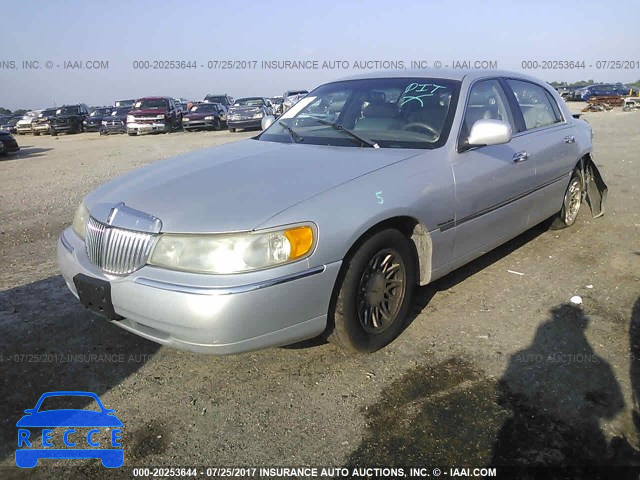 1998 Lincoln Town Car 1LNFM83W1WY695818 image 1