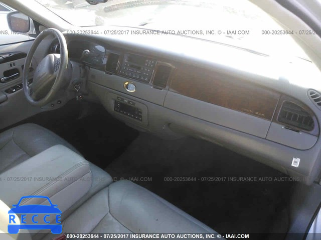 1998 Lincoln Town Car 1LNFM83W1WY695818 image 4