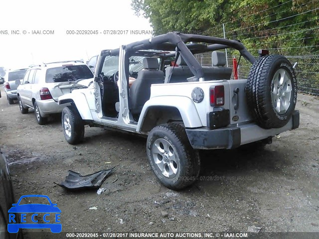 2008 Jeep Wrangler Unlimited SAHARA 1J8GA59108L582060 Bild 2