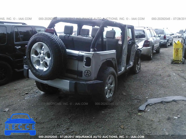 2008 Jeep Wrangler Unlimited SAHARA 1J8GA59108L582060 зображення 3