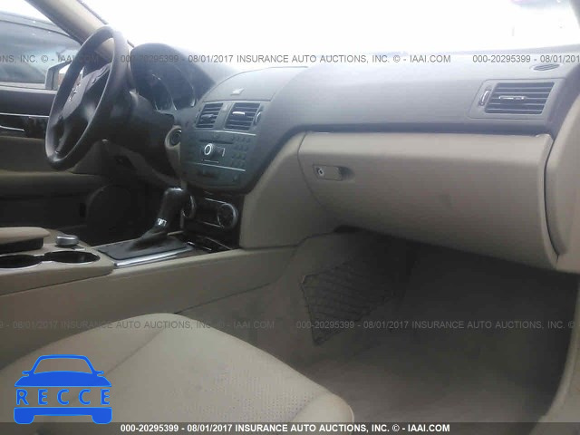 2011 Mercedes-benz C WDDGF5EB7BA433225 Bild 4