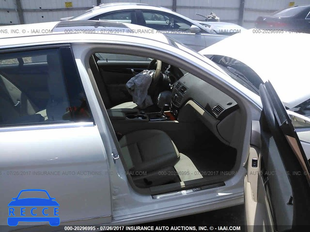 2011 Mercedes-benz C WDDGF5EB5BR187065 Bild 4