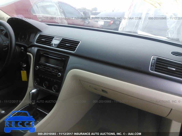 2014 Volkswagen Passat S 1VWAT7A32EC028799 Bild 4