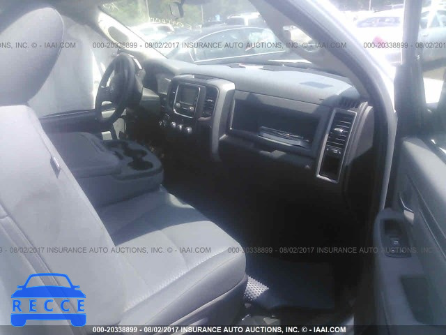 2017 RAM 1500 3C6JR6DT3HG521911 image 4