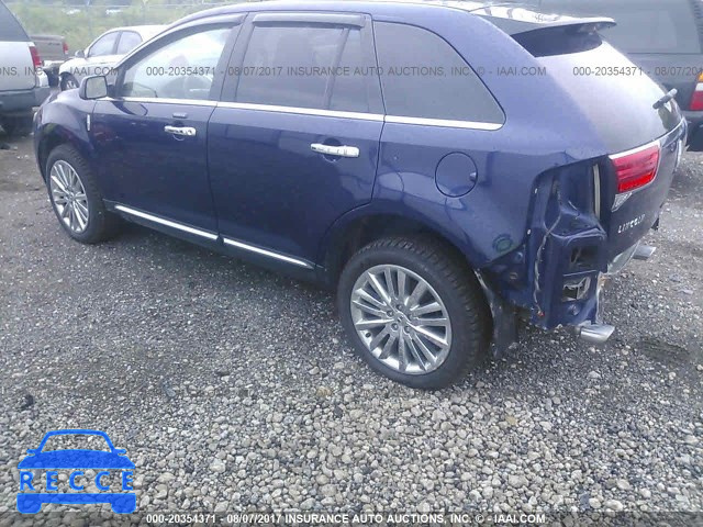 2011 Lincoln MKX 2LMDJ8JK7BBJ28069 image 2