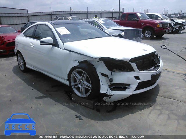 2015 Mercedes-benz C WDDGJ4HBXFG396890 Bild 0