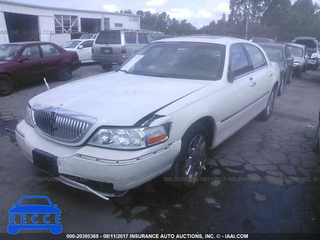 2003 Lincoln Town Car 1LNHM83WX3Y672509 Bild 1