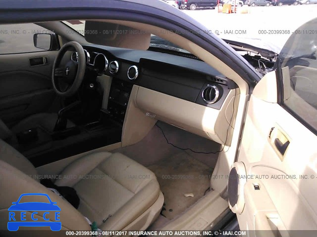 2005 Ford Mustang 1ZVFT80N855121331 image 4