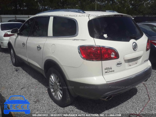 2011 Buick Enclave CXL 5GAKRBED0BJ307849 Bild 2