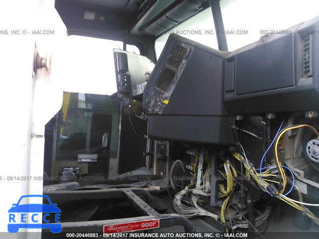1997 FREIGHTLINER FLD FLD120 1FUYDZYB4VL683577 image 4