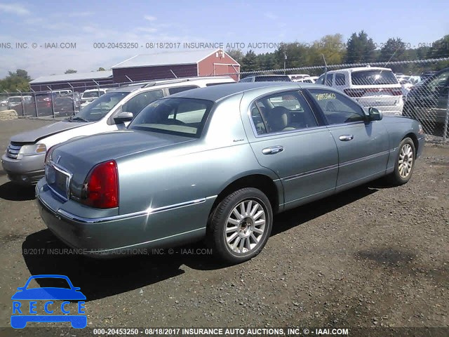 2004 Lincoln Town Car 1LNHM81W54Y621245 зображення 3