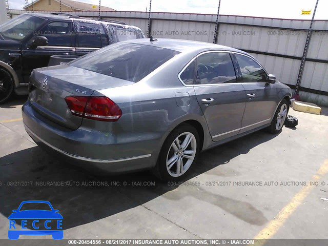 2015 Volkswagen Passat SE 1VWBS7A3XFC072476 image 3