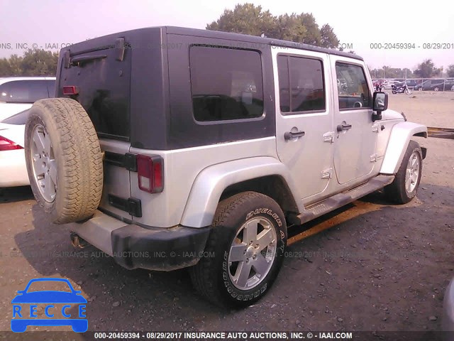 2008 Jeep Wrangler Unlimited SAHARA 1J4GA59198L598193 зображення 3