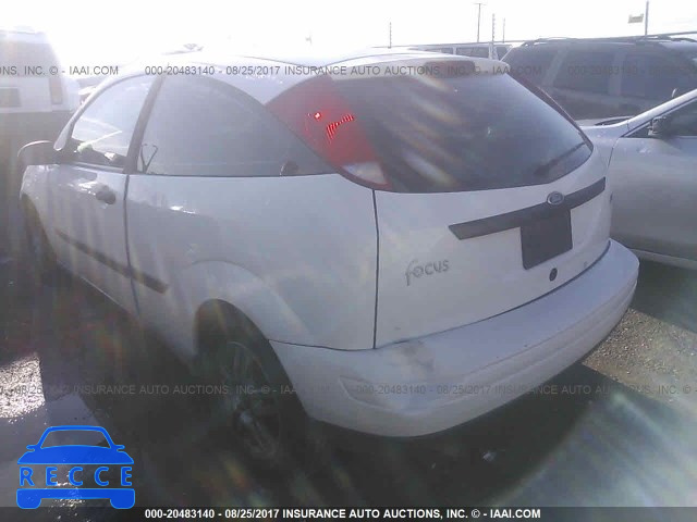 2000 Ford Focus 3FAFP3134YR257471 image 2