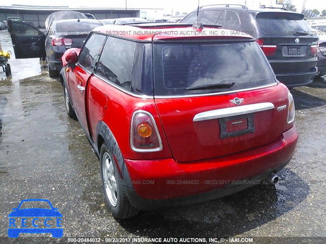 2007 Mini Cooper WMWMF33527TL68923 image 2