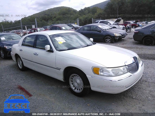 1998 Lincoln Town Car 1LNFM81W3WY697055 image 0
