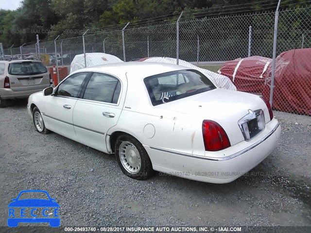 1998 Lincoln Town Car 1LNFM81W3WY697055 image 2