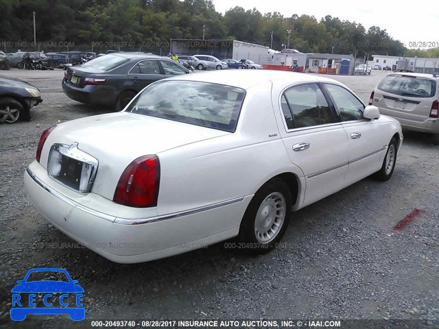 1998 Lincoln Town Car 1LNFM81W3WY697055 image 3