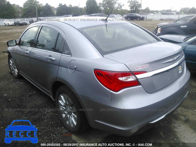 2013 Chrysler 200 1C3CCBAB8DN641698 Bild 2