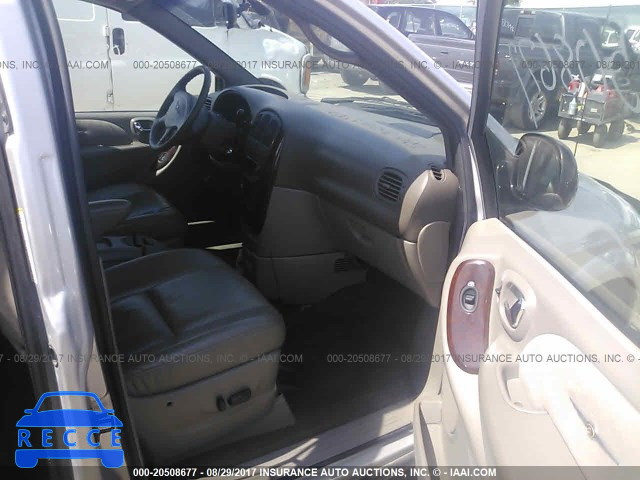 2002 Chrysler Town and Country 2C8GP64L32R516992 image 4