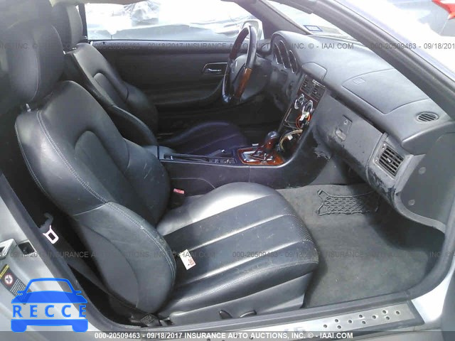 2001 Mercedes-benz SLK WDBKK65F61F195201 image 4