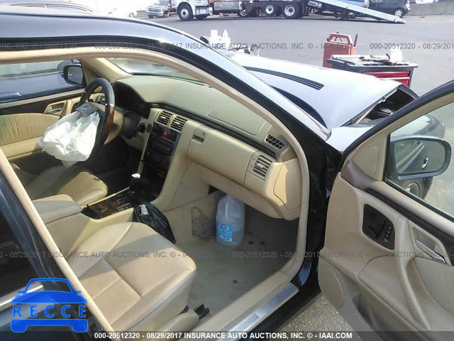 2001 Mercedes-benz E WDBJF70J01X052529 image 4