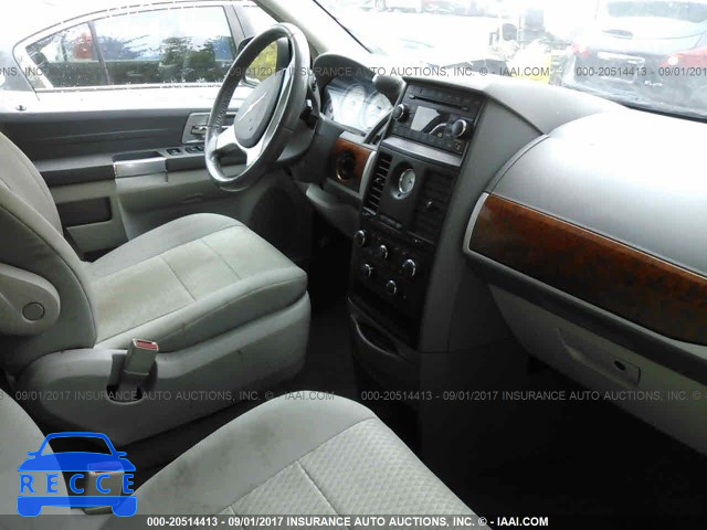 2008 Chrysler Town and Country 2A8HR54P78R687677 image 4